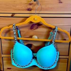 Victoria’s Secret body by Victoria 34DD